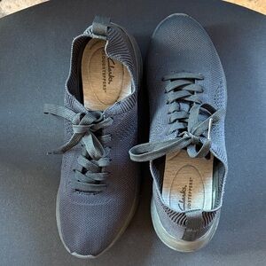 Clarks Women's Black Knit Sneakers